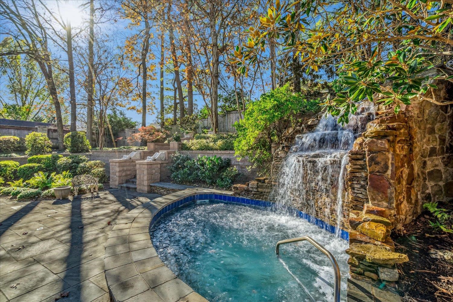 335 River Oaks Road North Memphis, TN 38120 - Photo 31 of 37