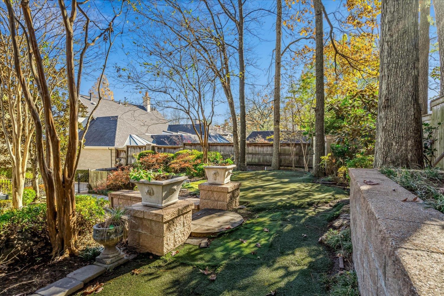 335 River Oaks Road North Memphis, TN 38120 - Photo 34 of 37