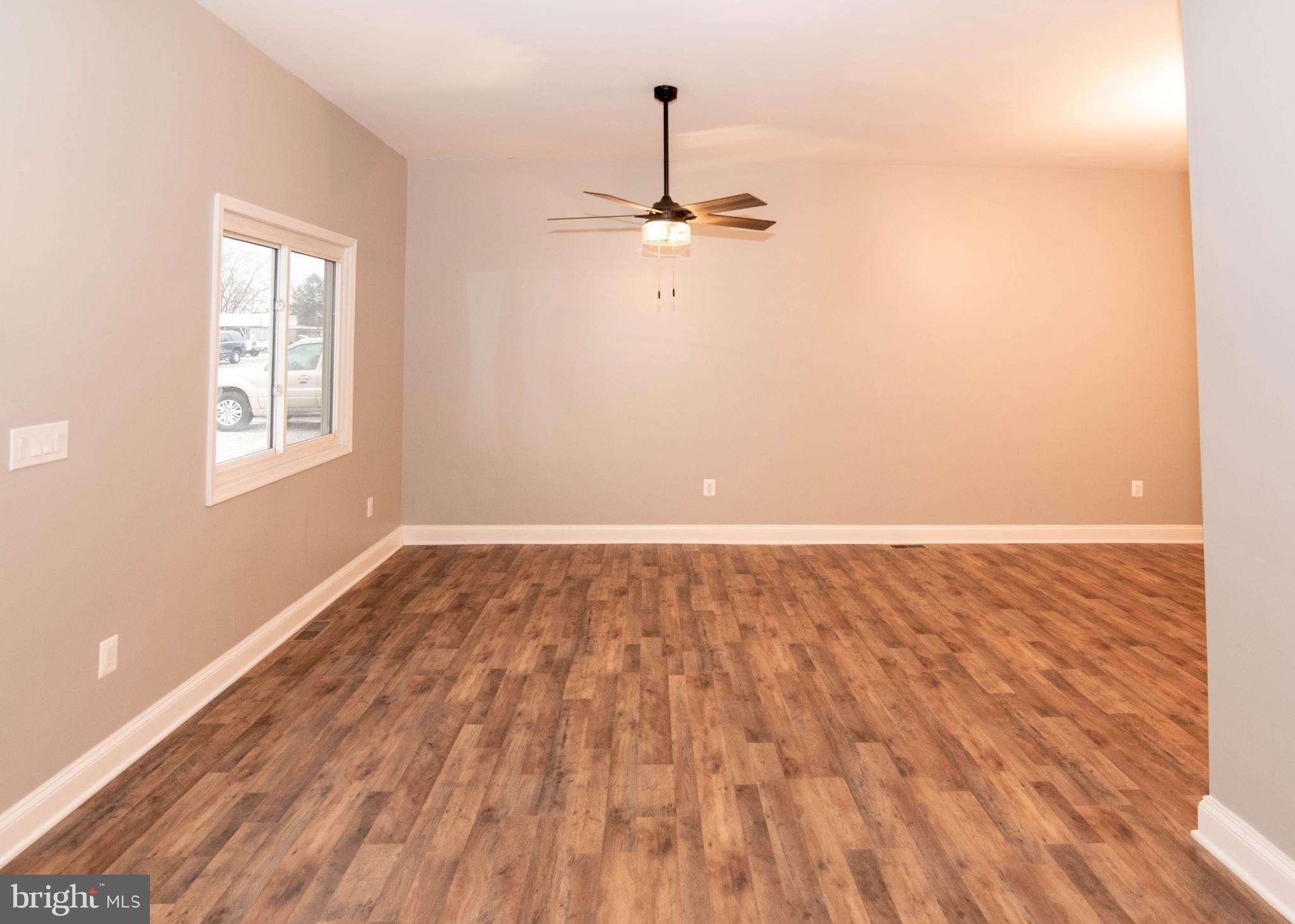 913 Wise Avenue Dundalk, MD 21222 - Photo 7 of 52