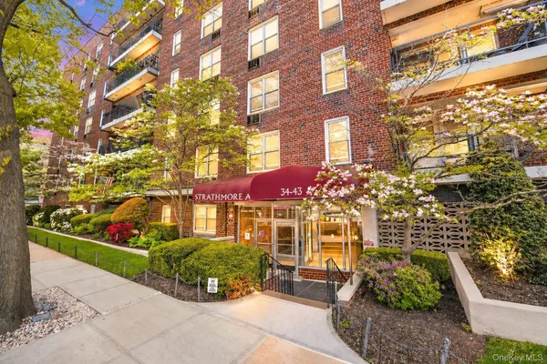 $369,999 | 34-43 60th Street, Unit 2F | Woodside