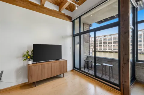 $424,900 | 200 South Water Street, Unit 104, Milwaukee, WI 53204