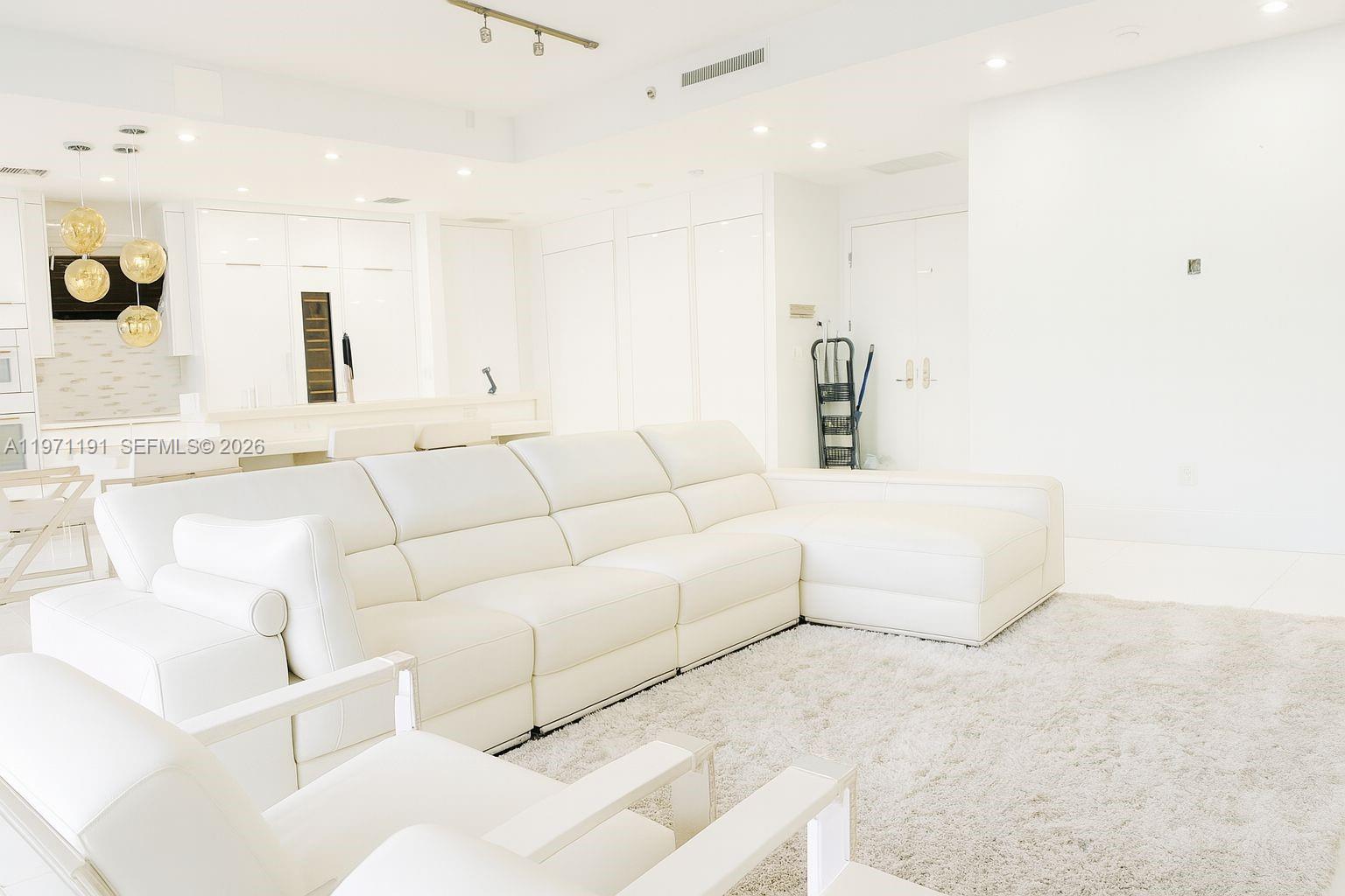 901 Brickell Key Boulevard, Unit 3307 Miami, FL 33131 - Photo 7 of 12