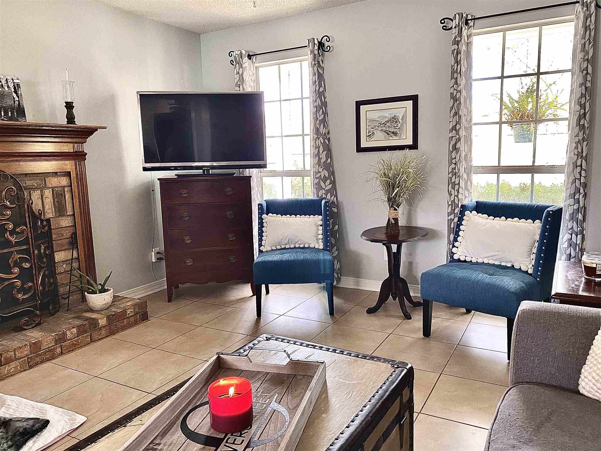 108 Richmond Road Daphne, AL 36526 - Photo 3 of 18 Living Room