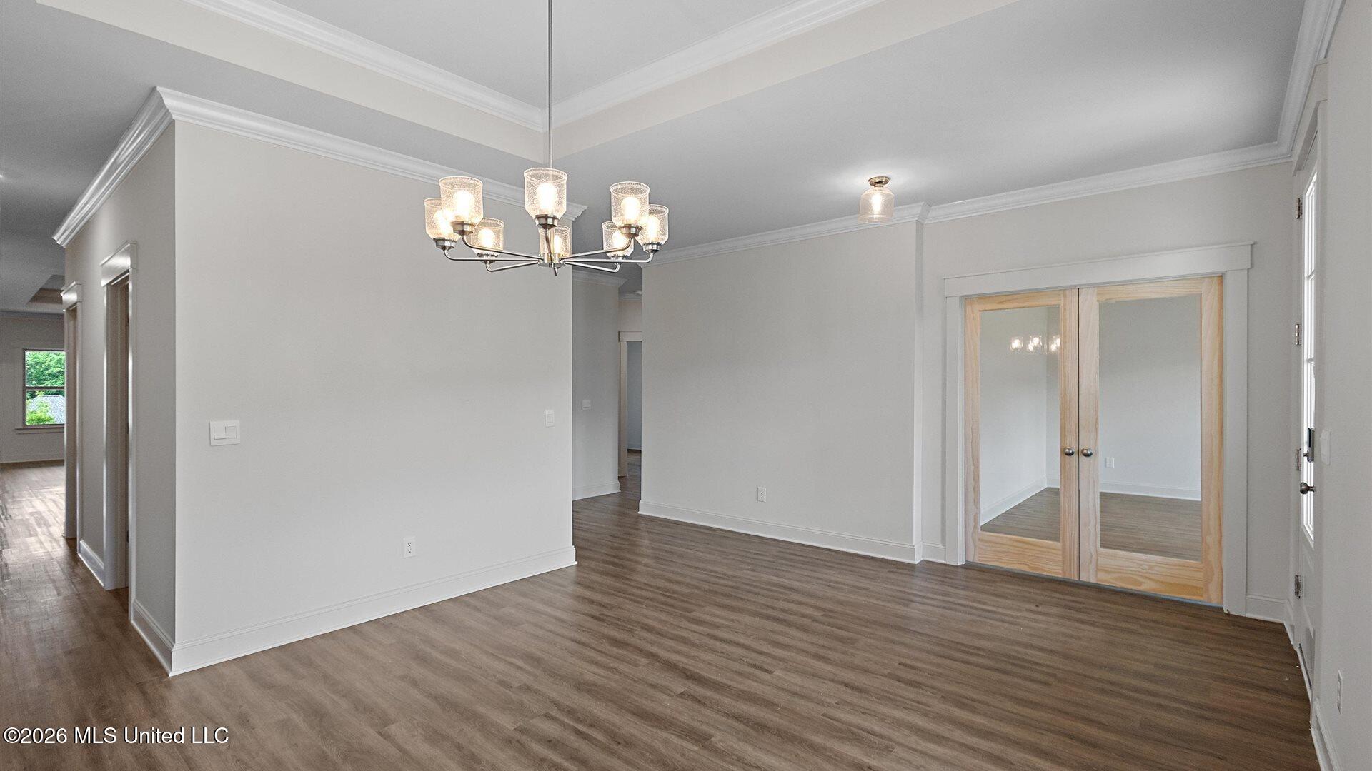 321 Castlewood Circle Canton, MS 39046 - Photo 3 of 19 0 - Money Shot Dining Room 2