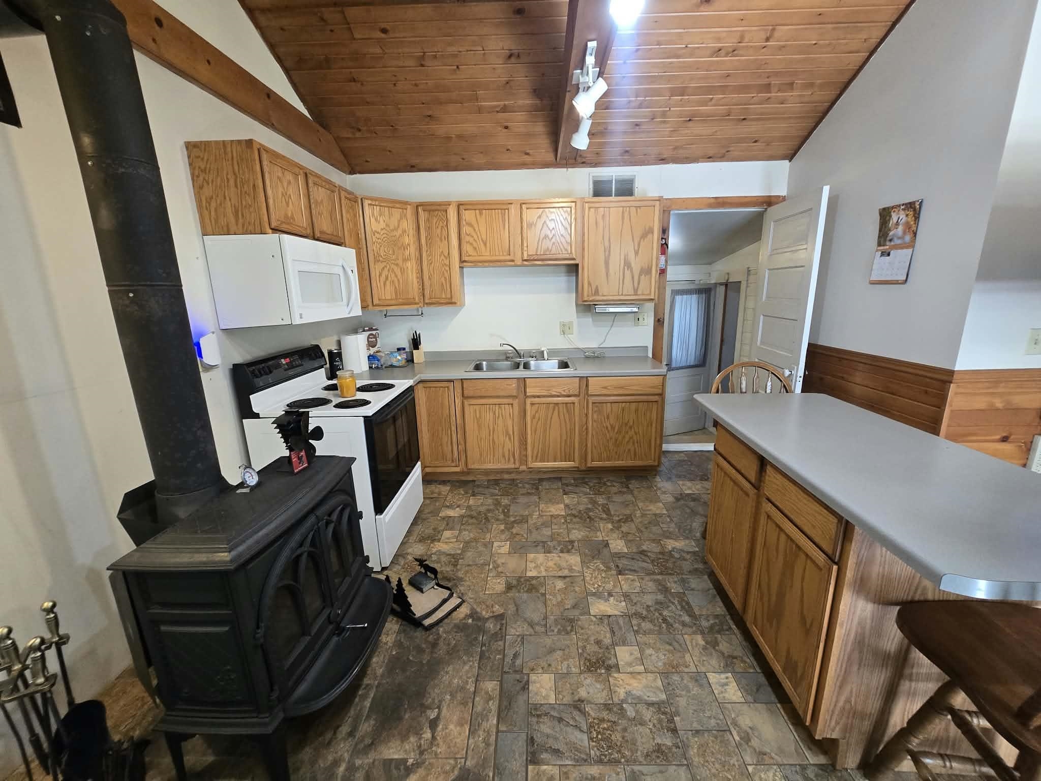 N6619 East Long Lake Road Waupaca, WI 54981 - Photo 20 of 45 Gallery Image 20