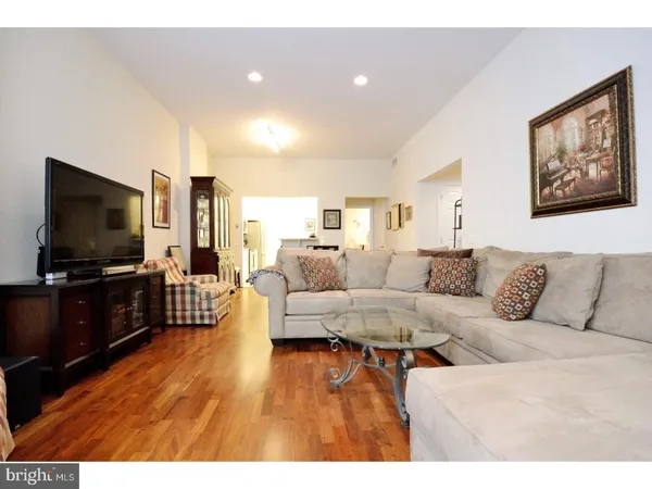 $2,900 | 1600-18 Arch Street, Unit 914, Philadelphia, PA 19103