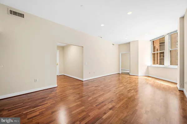$2,900 | 1600-18 Arch Street, Unit 914, Philadelphia, PA 19103