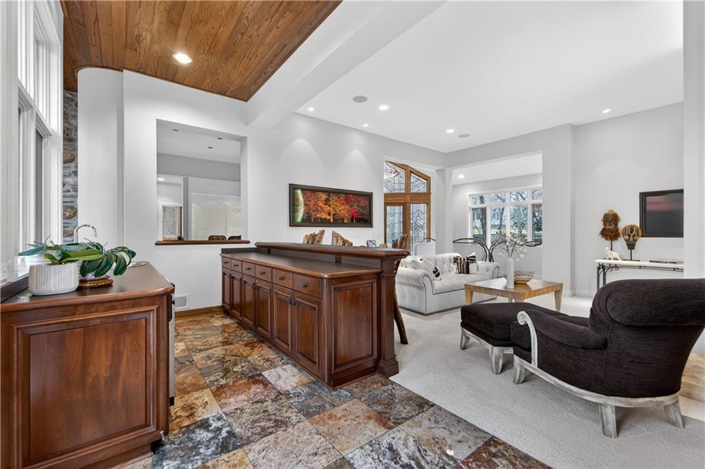 11615 Mohawk Lane Leawood, KS 66211 - Photo 11 of 91