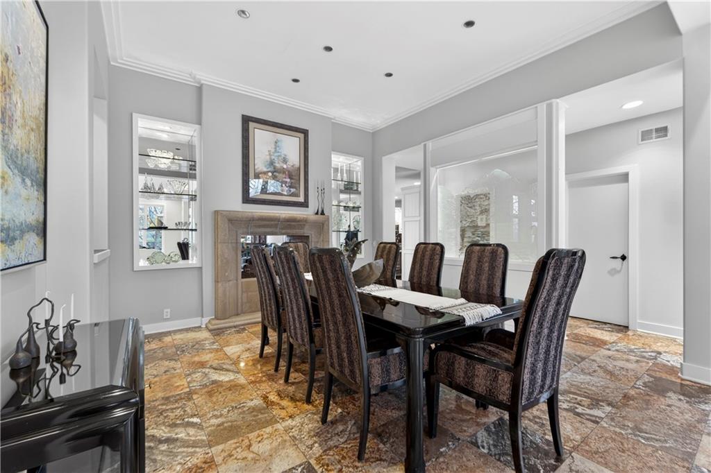 11615 Mohawk Lane Leawood, KS 66211 - Photo 15 of 91