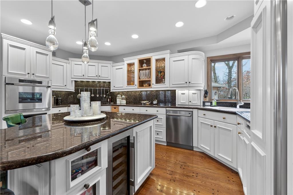 11615 Mohawk Lane Leawood, KS 66211 - Photo 22 of 91