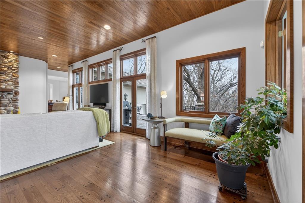 11615 Mohawk Lane Leawood, KS 66211 - Photo 30 of 91