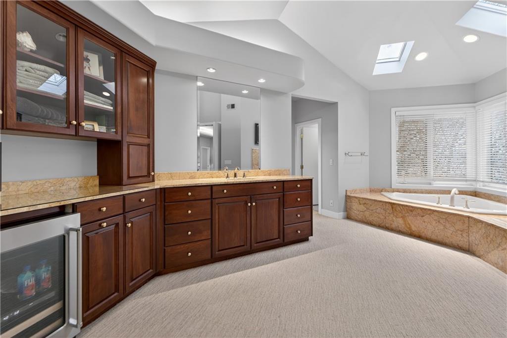 11615 Mohawk Lane Leawood, KS 66211 - Photo 40 of 91