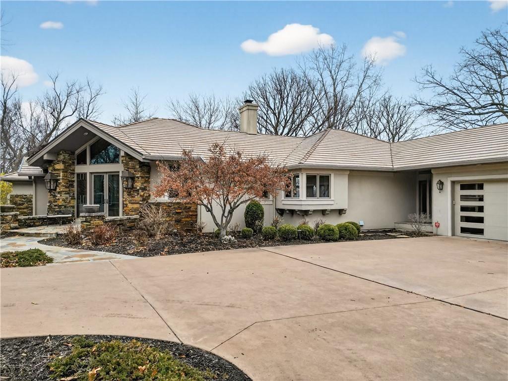 11615 Mohawk Lane Leawood, KS 66211 - Photo 4 of 91