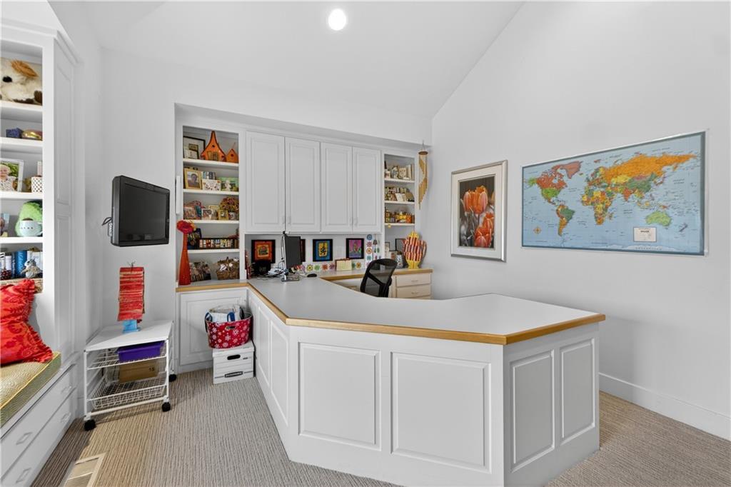 11615 Mohawk Lane Leawood, KS 66211 - Photo 50 of 91