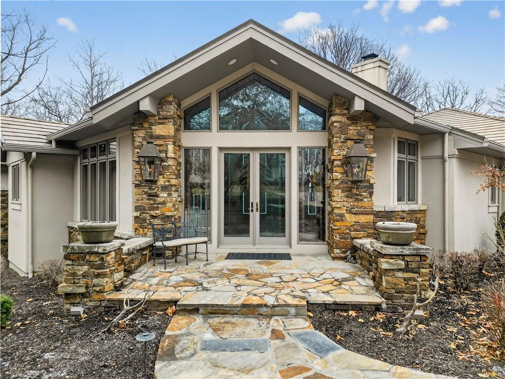 11615 Mohawk Lane Leawood, KS 66211 - Photo 5 of 91