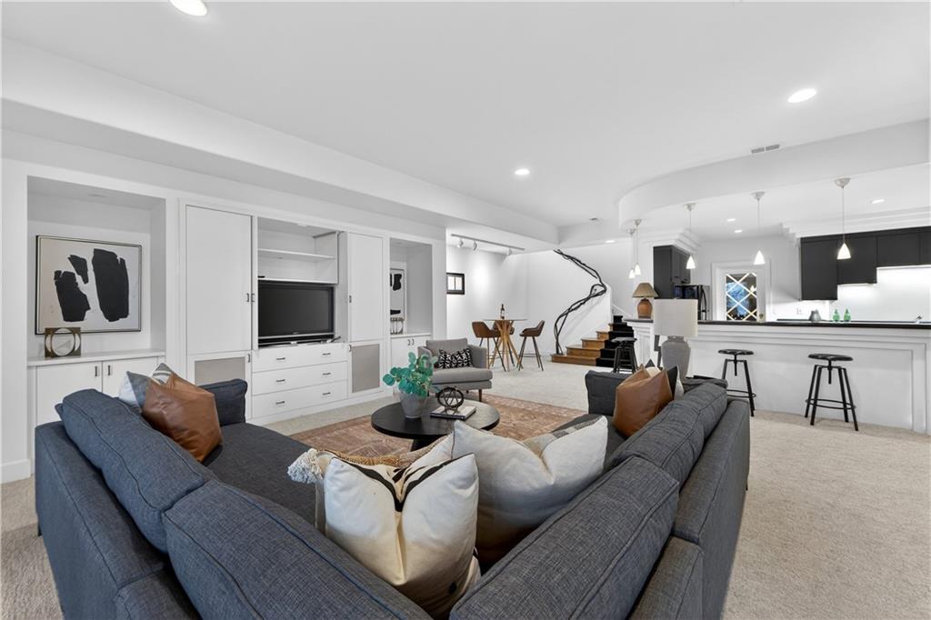 11615 Mohawk Lane Leawood, KS 66211 - Photo 58 of 91