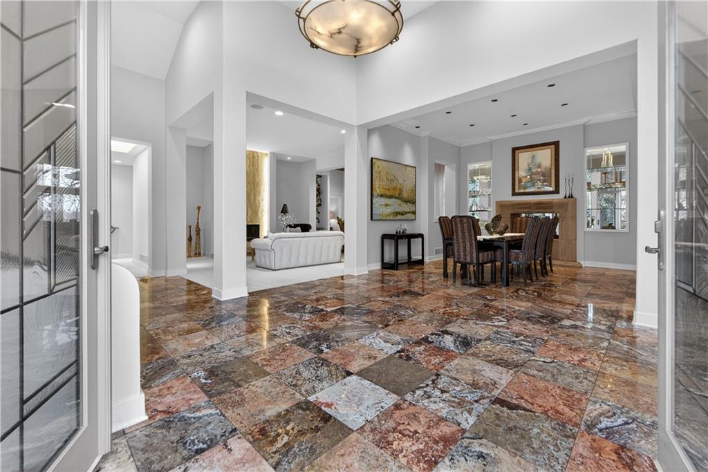 11615 Mohawk Lane Leawood, KS 66211 - Photo 6 of 91