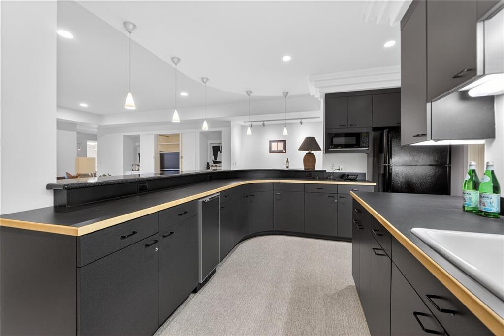 11615 Mohawk Lane Leawood, KS 66211 - Photo 64 of 91