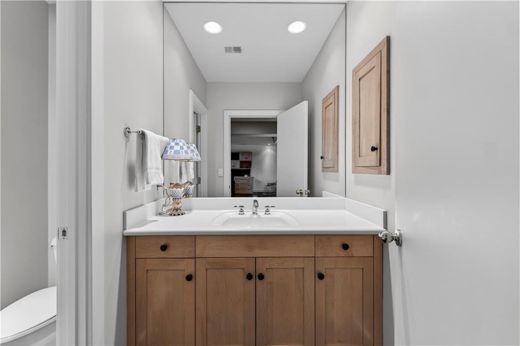 11615 Mohawk Lane Leawood, KS 66211 - Photo 71 of 91