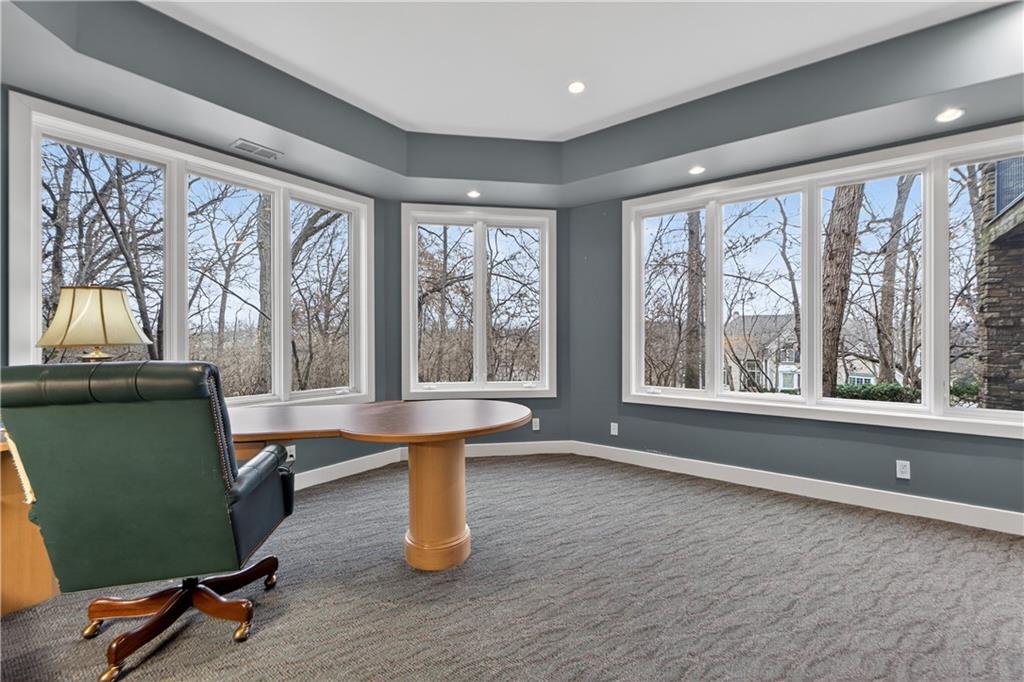 11615 Mohawk Lane Leawood, KS 66211 - Photo 73 of 91