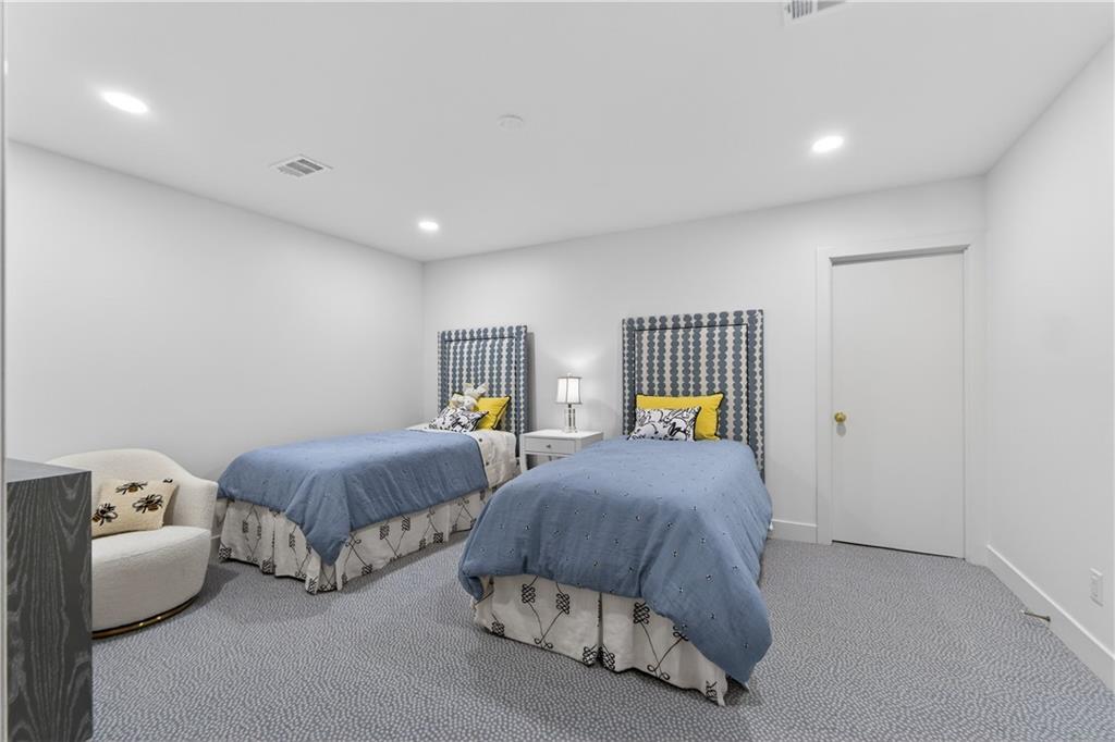 11615 Mohawk Lane Leawood, KS 66211 - Photo 75 of 91