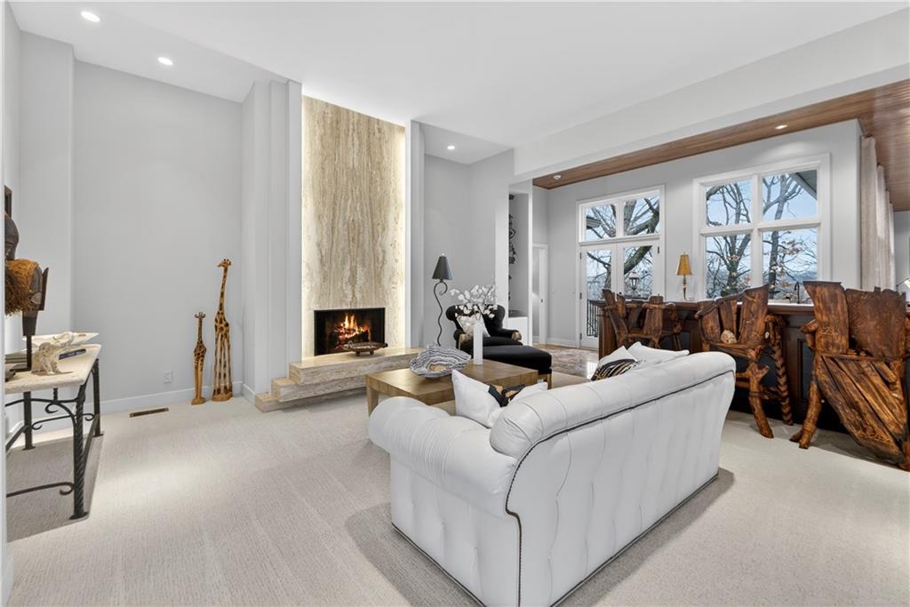 11615 Mohawk Lane Leawood, KS 66211 - Photo 8 of 91