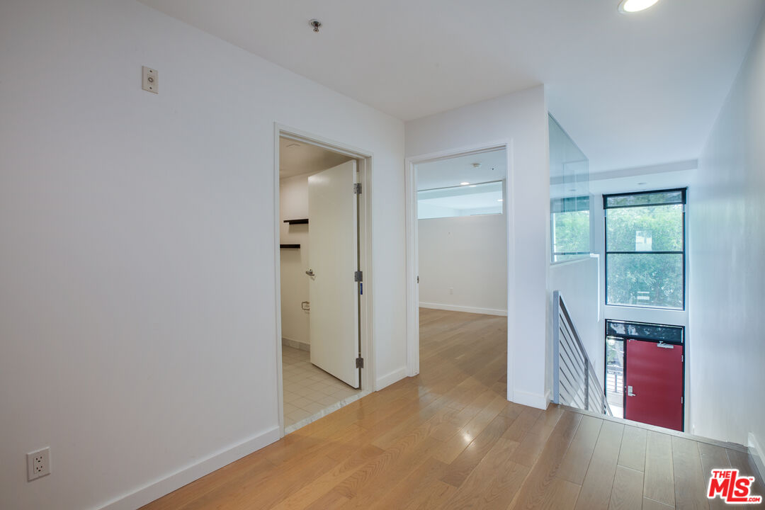 700 Main Street, Unit 5 Venice, CA 90291 - Photo 17 of 28 wooden floor in an empty room