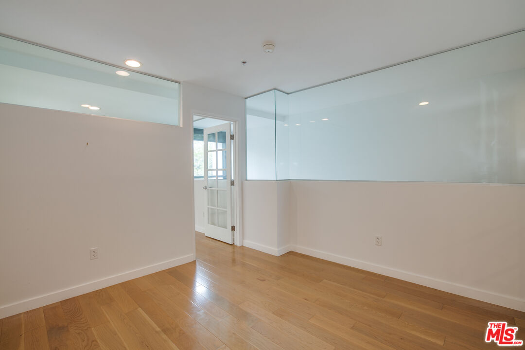 700 Main Street, Unit 5 Venice, CA 90291 - Photo 19 of 28 wooden floor in an empty room