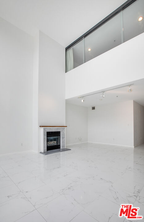 700 Main Street, Unit 5 Venice, CA 90291 - Photo 4 of 28 a view of an empty room