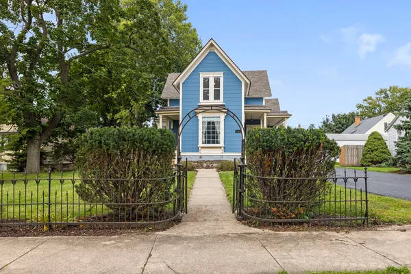 $450,000 | 11 North Street, East Dundee, IL 60118