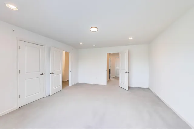 $595,000 | 327 Lasalle Lane, Buffalo Grove, IL 60089