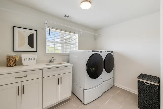 $595,000 | 327 Lasalle Lane, Buffalo Grove, IL 60089