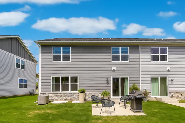 $595,000 | 327 Lasalle Lane, Buffalo Grove, IL 60089