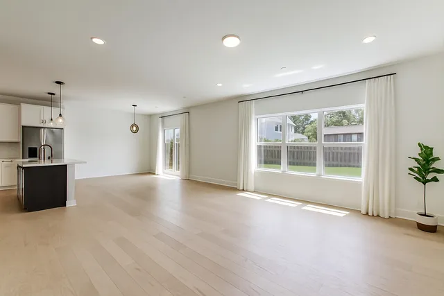 $595,000 | 327 Lasalle Lane, Buffalo Grove, IL 60089