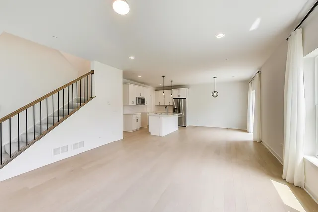 $595,000 | 327 Lasalle Lane, Buffalo Grove, IL 60089