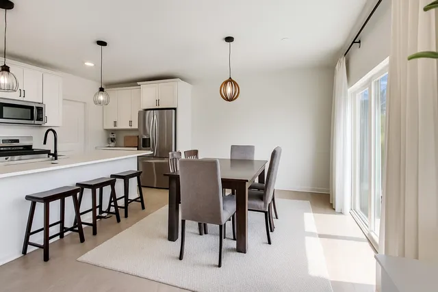 $595,000 | 327 Lasalle Lane, Buffalo Grove, IL 60089