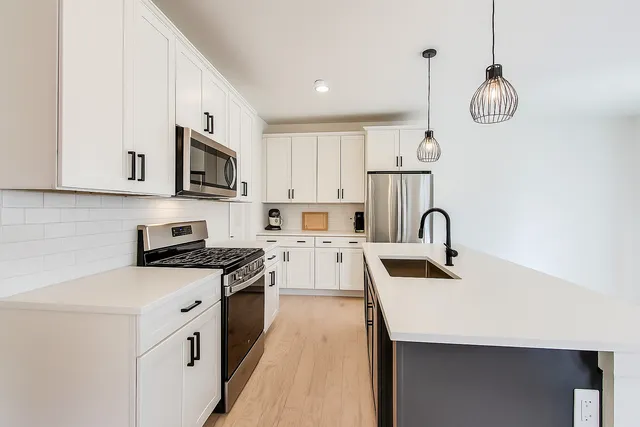 $595,000 | 327 Lasalle Lane, Buffalo Grove, IL 60089