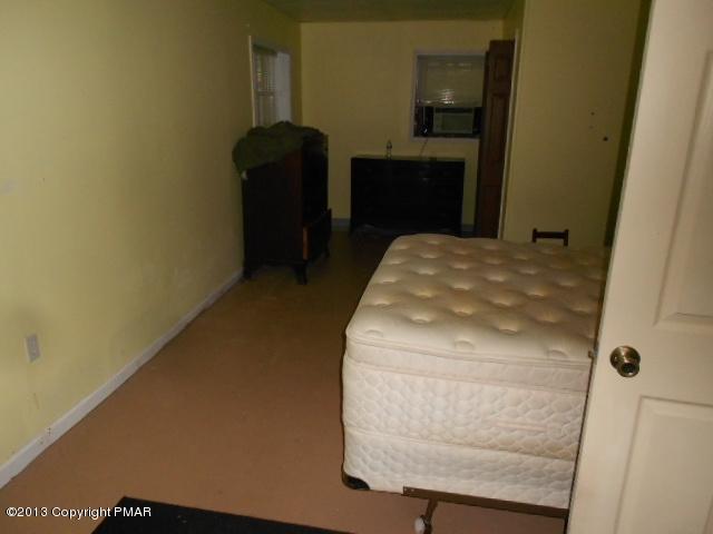 172 Hummingbird Trail Bushkill, PA 18324 - Photo 3 of 6 Master suite