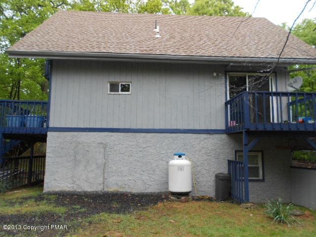 172 Hummingbird Trail Bushkill, PA 18324 - Photo 6 of 6 Side View