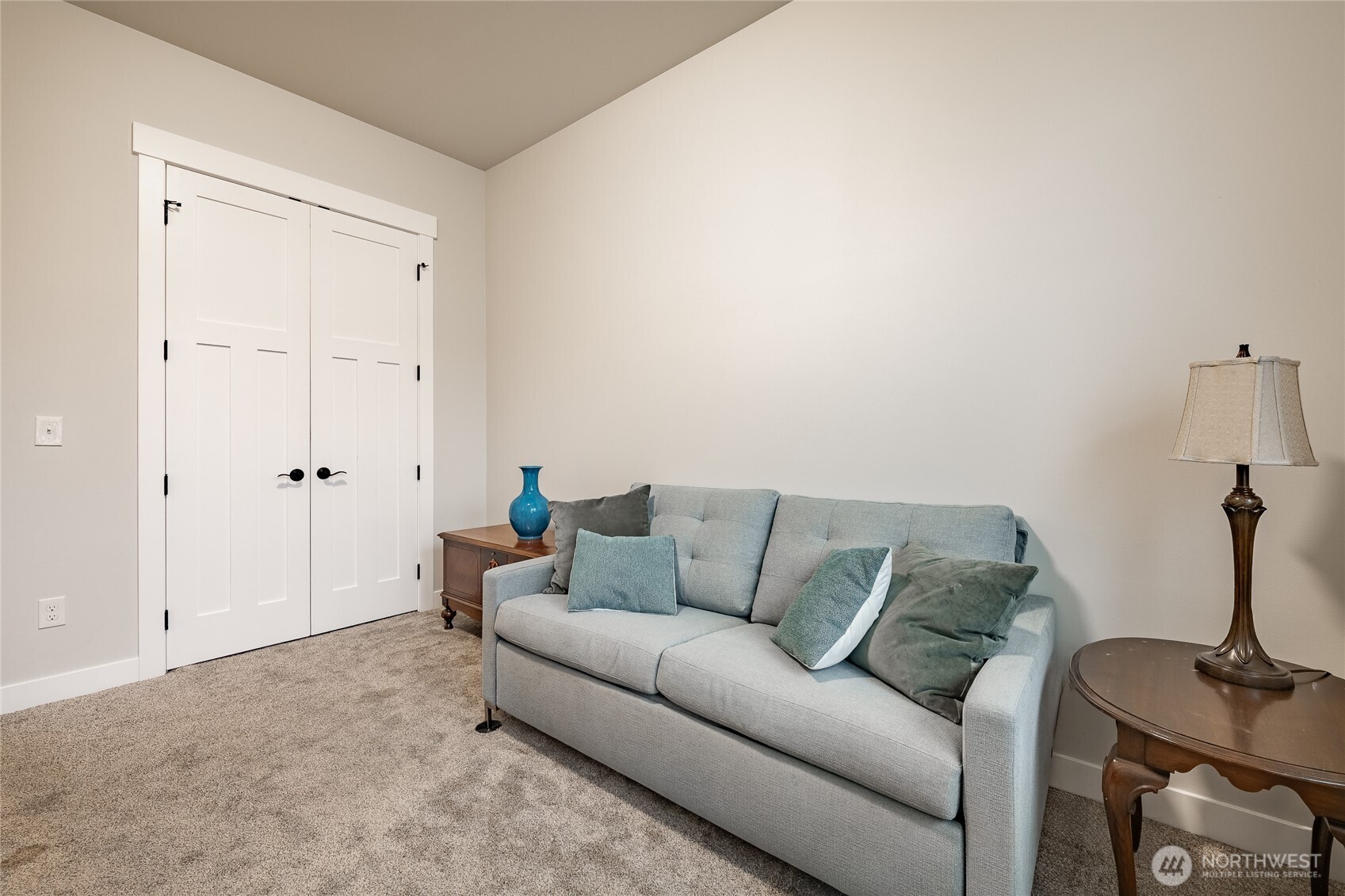 2202 Berryman Loop Lynden, WA 98264 - Photo 31 of 39 a living room with furniture