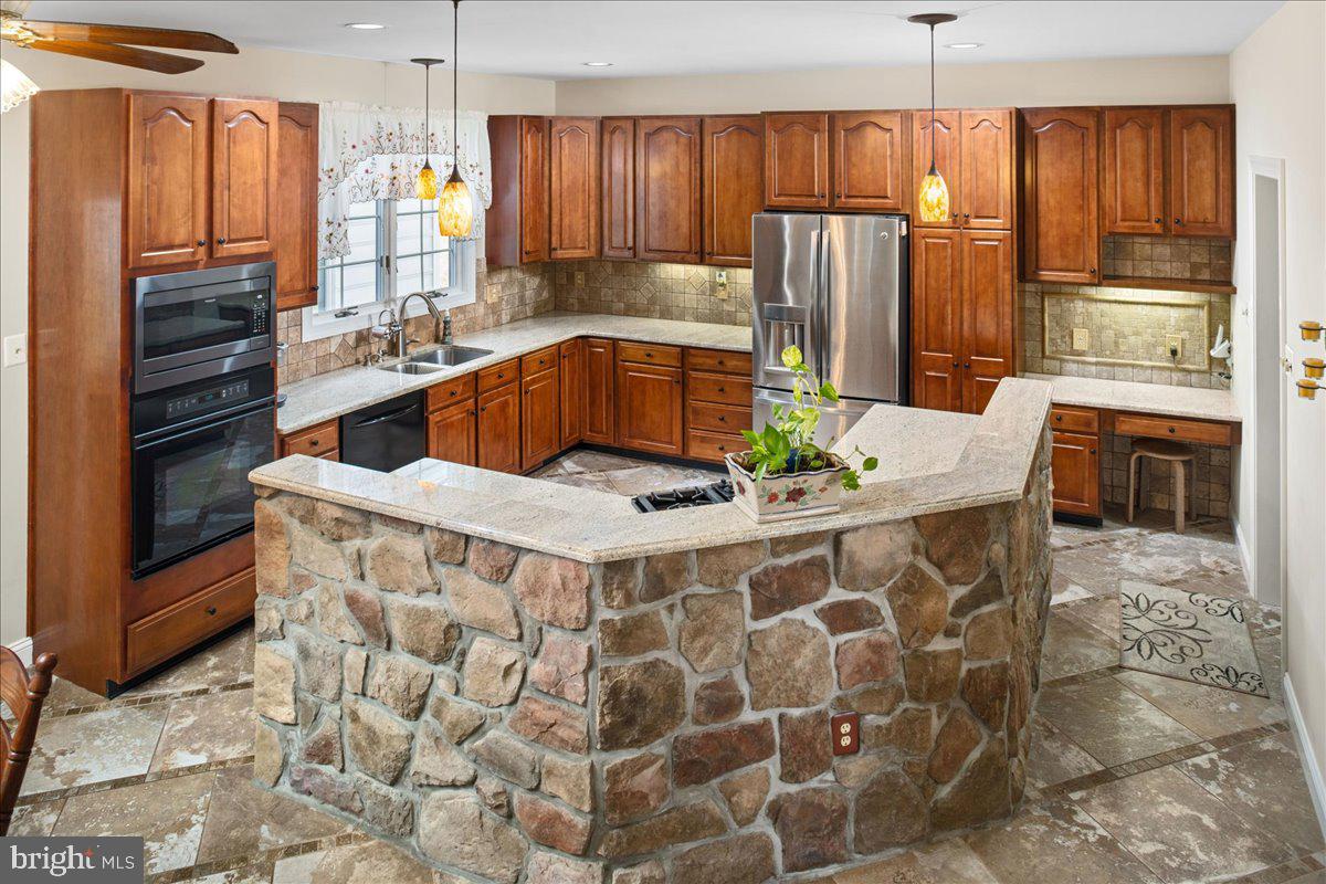 4525 Everview Drive Doylestown, PA 18902 - Photo 12 of 48