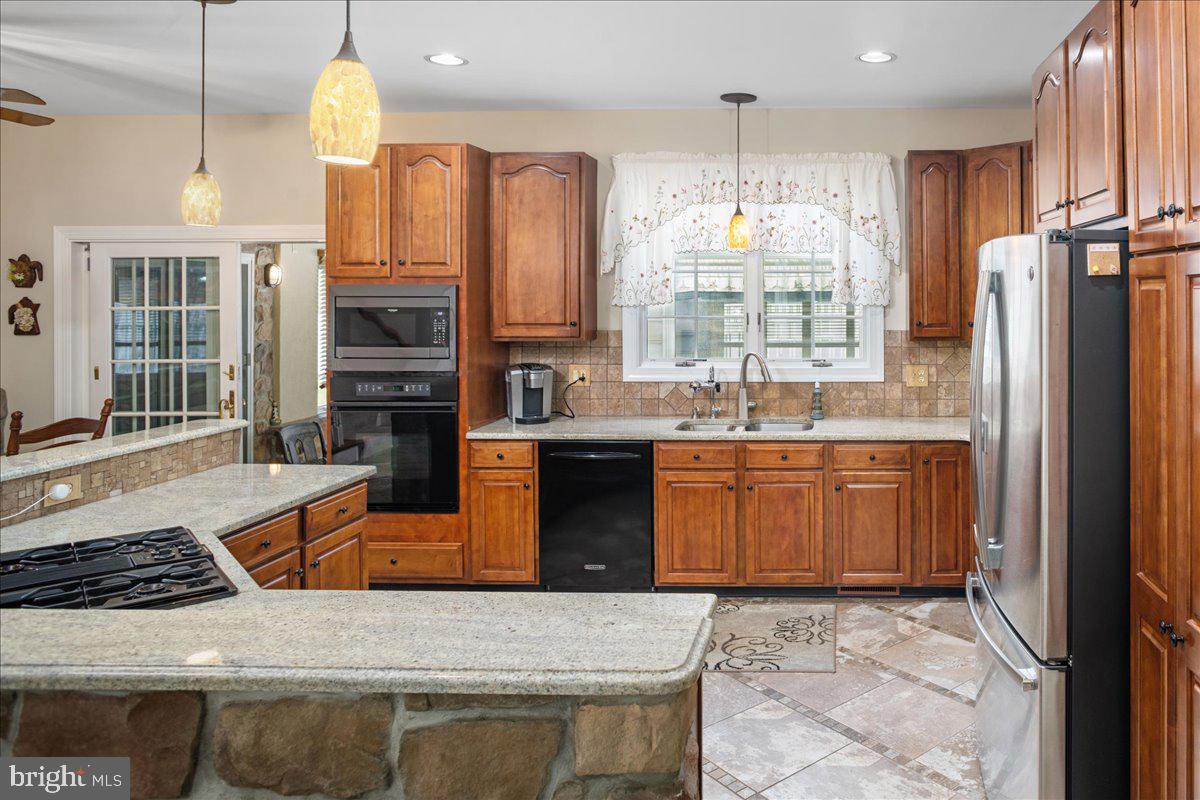 4525 Everview Drive Doylestown, PA 18902 - Photo 14 of 48