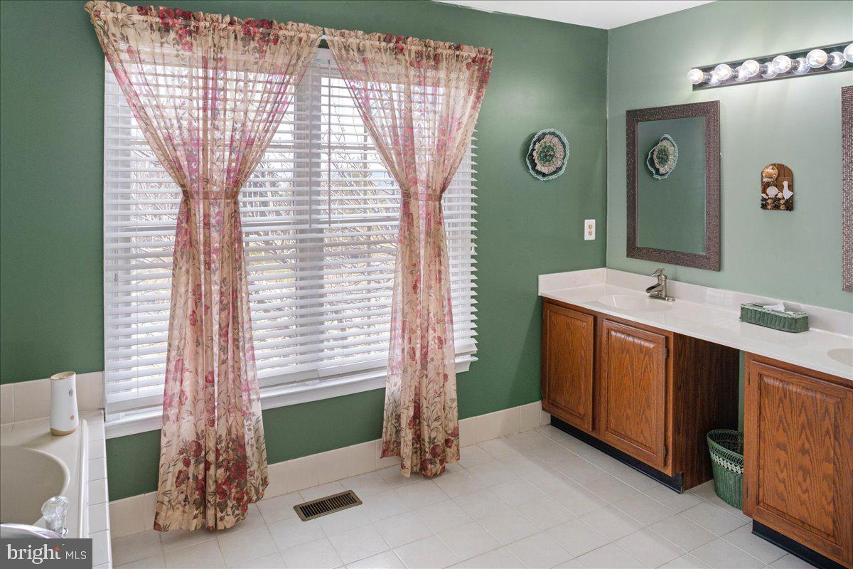 4525 Everview Drive Doylestown, PA 18902 - Photo 25 of 48