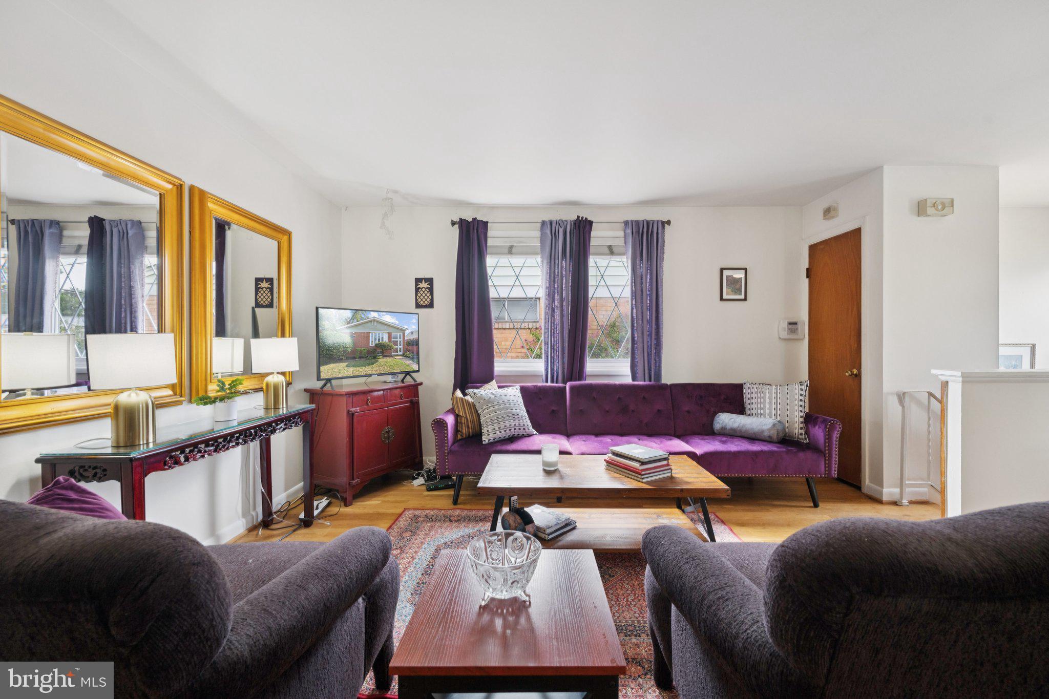 4329 H Street Southeast Washington, DC 20019 - Photo 8 of 34 Bright with sunshine!