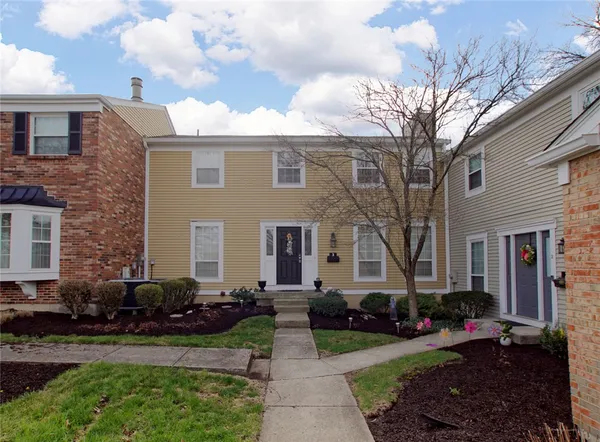 $219,900 | 3 South Applewood Court, Fairfield, OH 45014