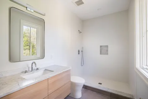 $4,995,000 | 21 Ocean Parkway, East Hampton, NY 11937