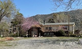 8926 Caliente Bodfish Road Caliente, CA 93518 - Photo 33 of 43 a view of a house