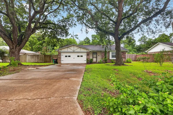 $235,000 | 9915 Forest Hollow Drive, Baytown, TX 77521