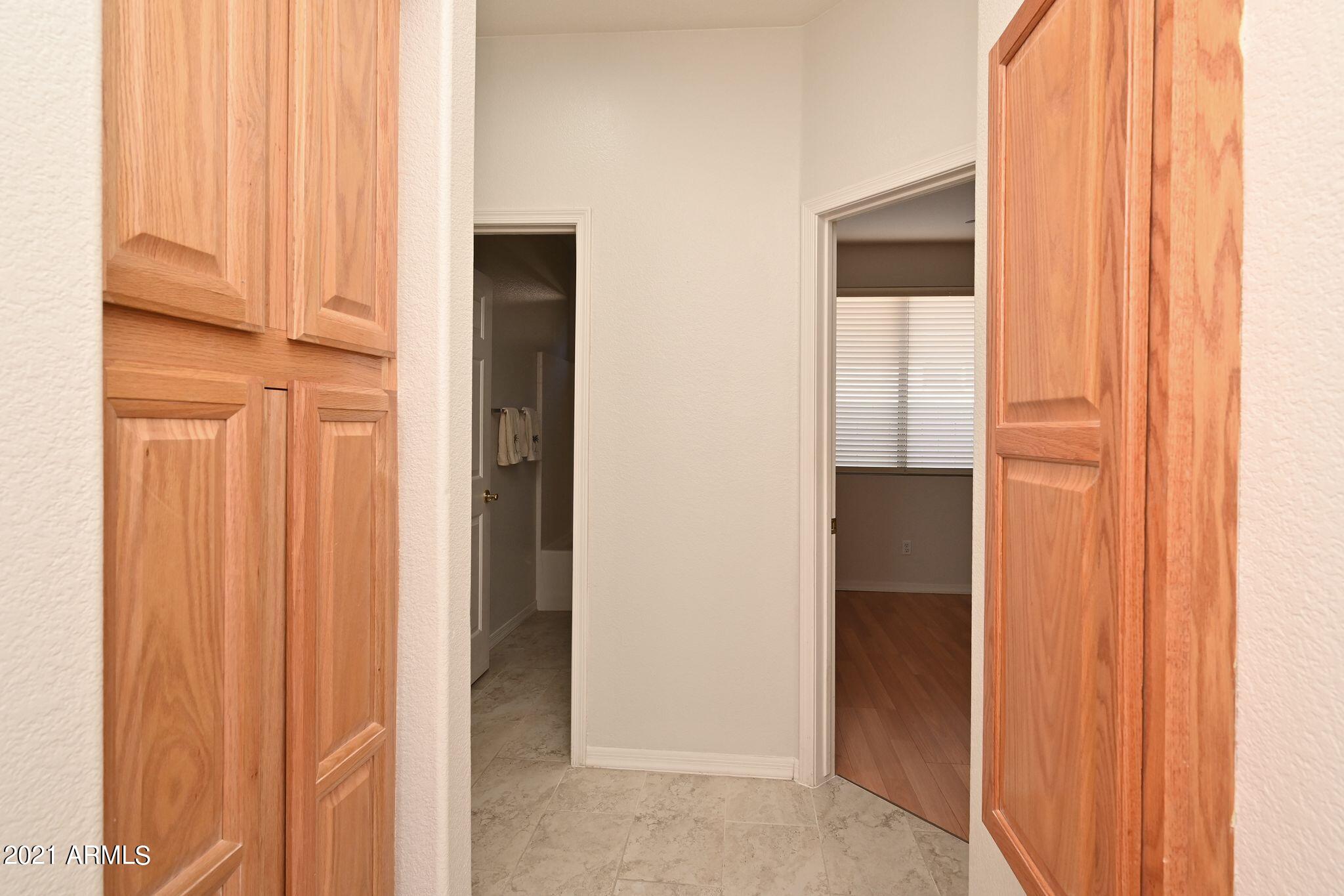 4343 East Walnut Road Gilbert, AZ 85298 - Photo 40 of 56 Hallway