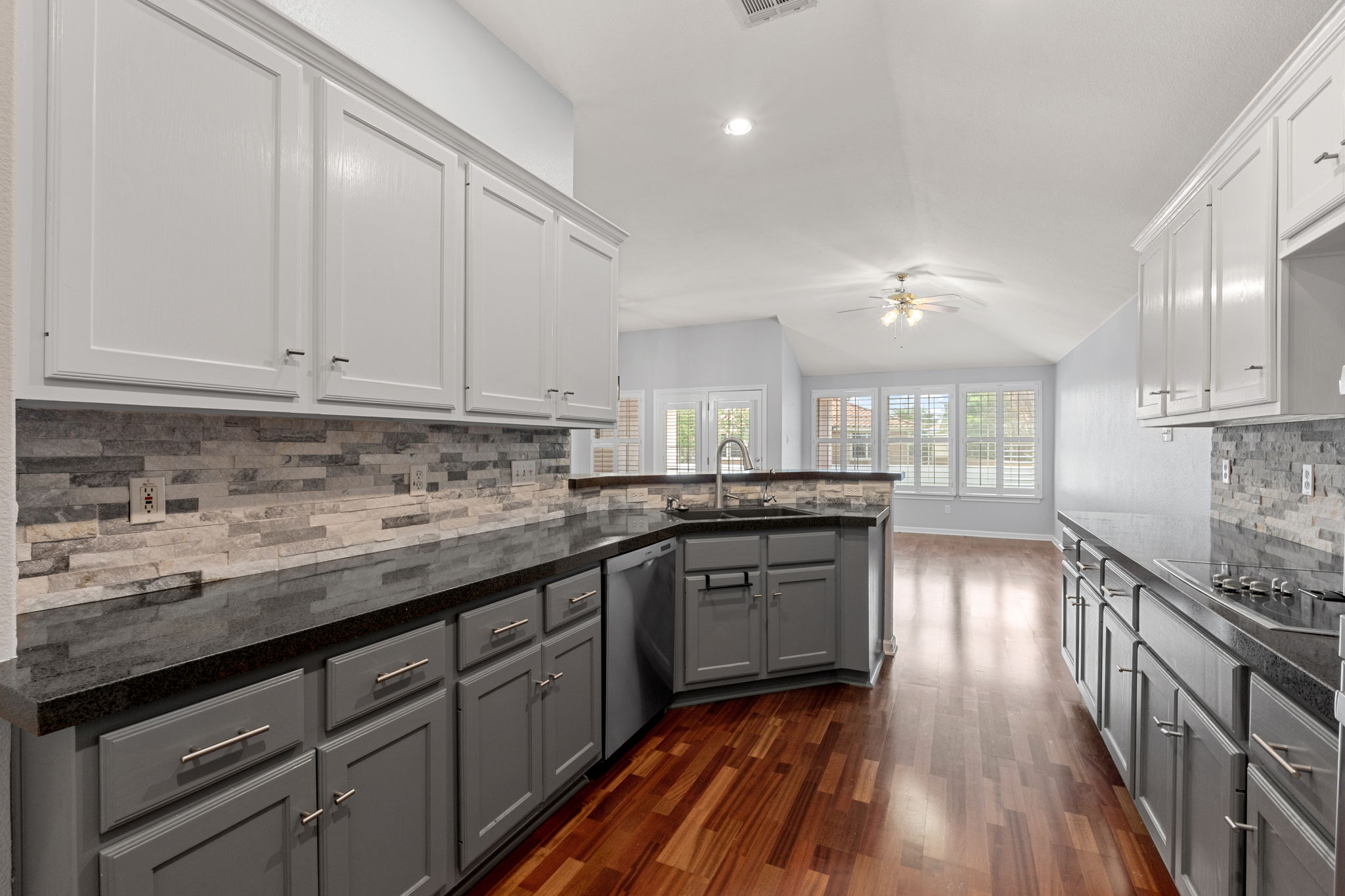 30388 Ledgemont Georgetown, TX 78628 - Photo 12 of 17